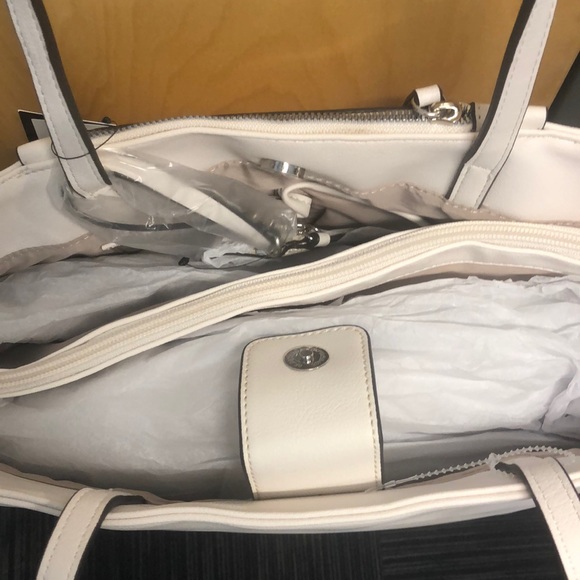 COPY - Nine West purse - Picture 3 of 4